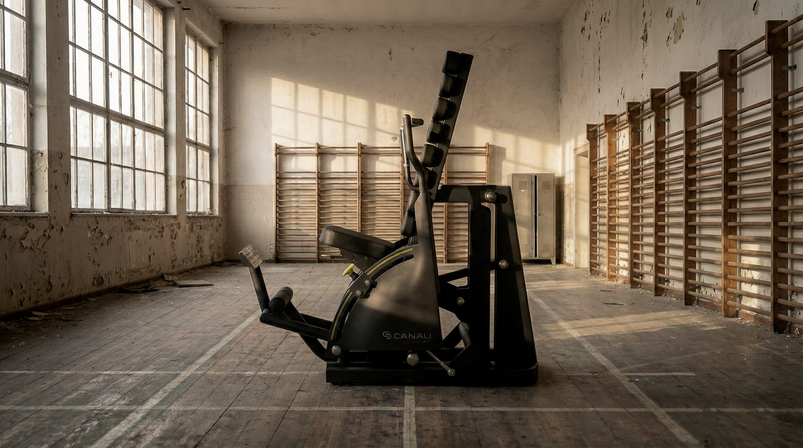 Profilo macchina: cinematica leggibile, pensata per seguire la persona.